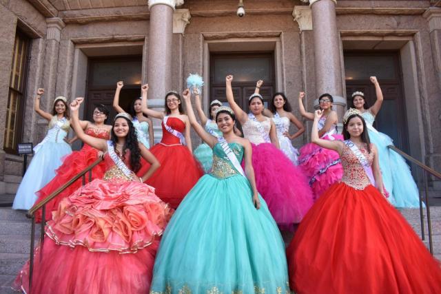 Quinceañeras at the Capitol 